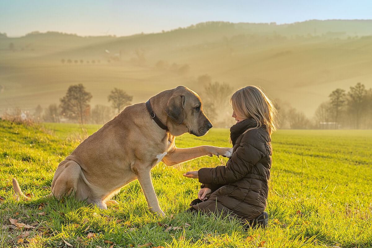 Frau mit Hund