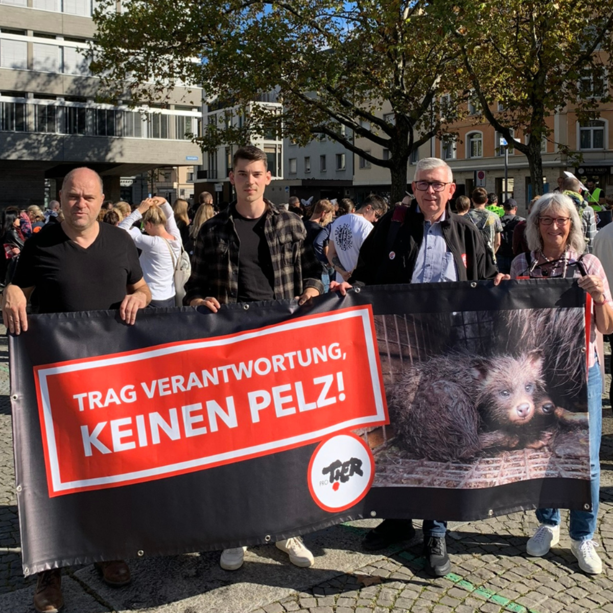 Demonstration Stopp Pelz